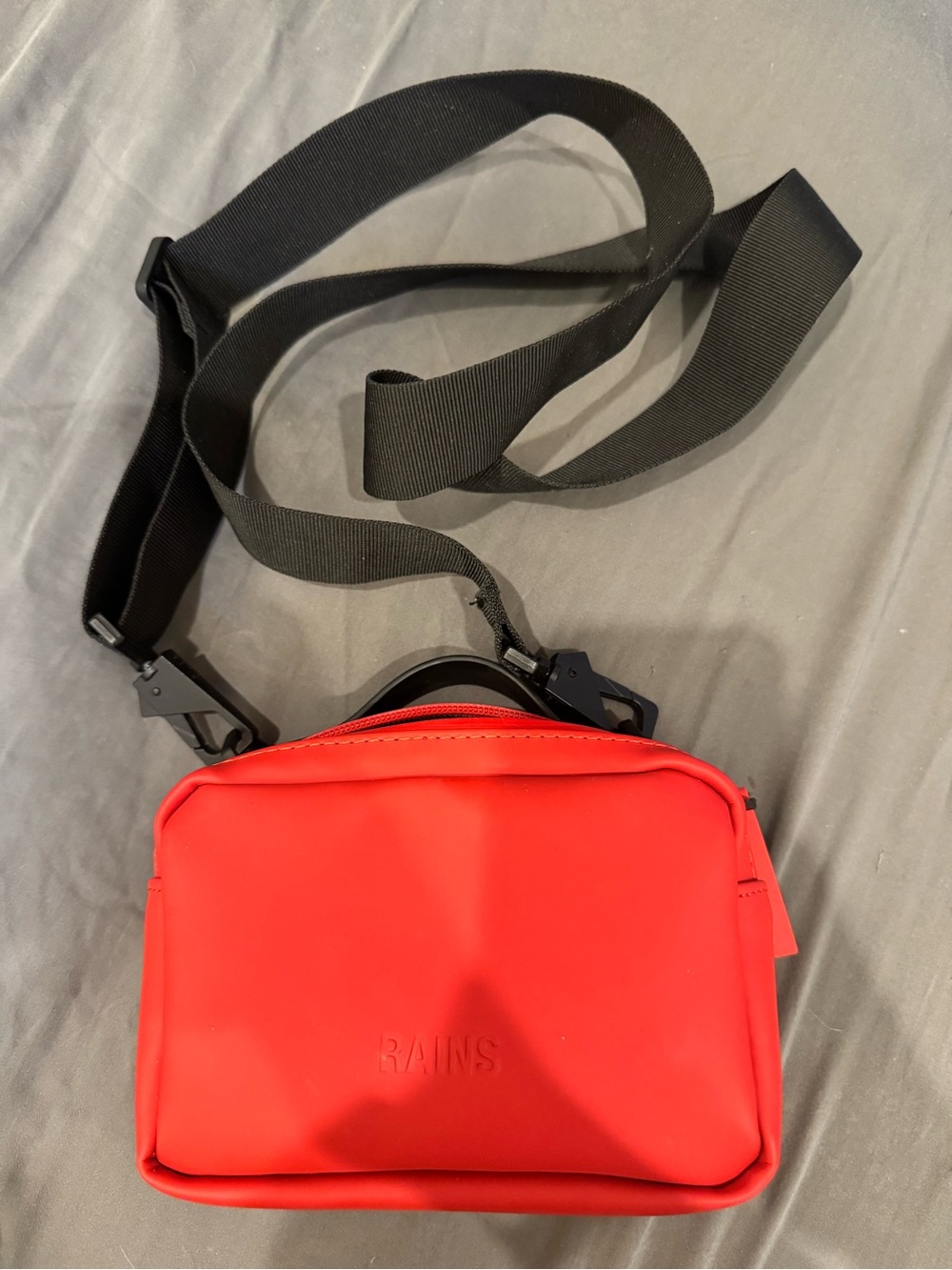 RAINS Red Crossbody Box micro